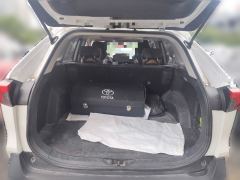 Toyota RAV4 2.0L CVTAWDPremium Edition - фото 15