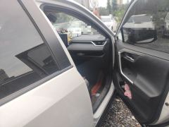 Toyota RAV4 2.0L CVTAWDPremium Edition - фото 19