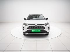 Toyota RAV4 2.0L CVTAWDPremium Edition - фото 2