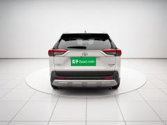Toyota RAV4 2.0L CVTAWDPremium Edition - фото 3