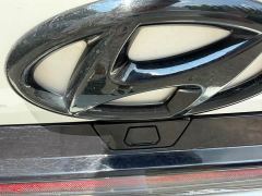 Hyundai Elantra 1.5L CVT Luxury - ფოტო 10