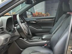 Toyota Crown Venza 2.5L HEV AWD Luxury - photo 8