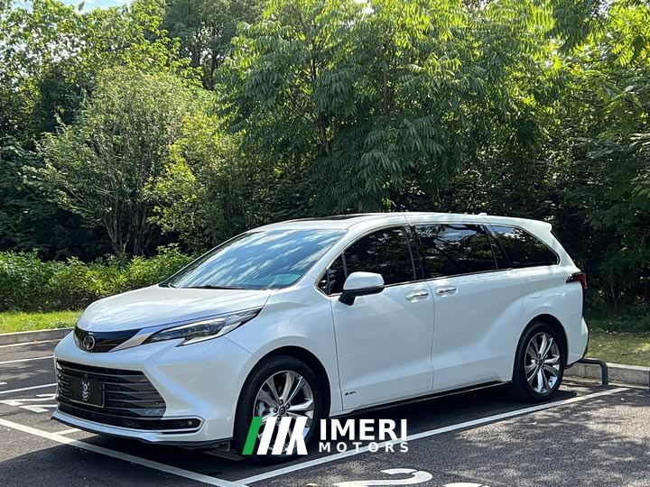 Toyota Sienna 2.5L Hybrid Premium Edition - car from China