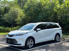 Toyota Sienna 2.5L Hybrid Premium Edition - photo 1