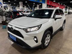 Toyota RAV4 2.0L CVT FWD Urban Edition - photo 2