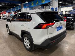 Toyota RAV4 2.0L CVT FWD Urban Edition - photo 8