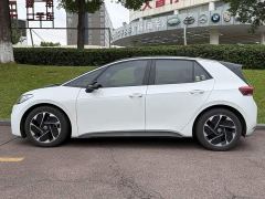 Volkswagen ID.3 Outstanding Edition - ფოტო 3
