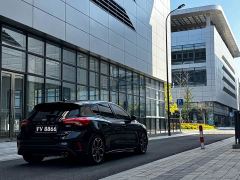 Ford Focus Hatchback EcoBoost 180 Automatic ST Line - photo 2