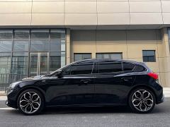 Ford Focus Hatchback EcoBoost 180 Automatic ST Line - photo 8