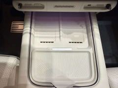 Li Auto i8 Standard Edition - ფოტო 13
