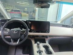 Lexus LM 500h Six-Seat Premium Edition - фото 8