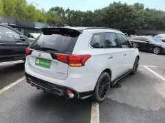 Mitsubishi Outlander 2.4L AWD Radiance Edition 5-Seater - photo 6
