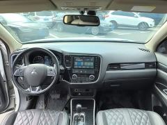 Mitsubishi Outlander 2.4L AWD Radiance Edition 5-Seater - photo 9