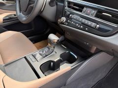 Lexus ES 200 Excellence Edition - фото 10