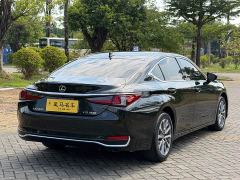 Lexus ES 200 Excellence Edition - фото 16