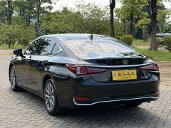 Lexus ES 200 Excellence Edition - фото 18
