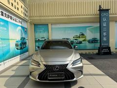 Lexus ES 300h Premium Edition - ფოტო 2