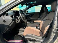 Lexus ES 300h Premium Edition - ფოტო 5