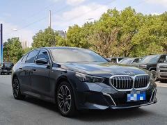 BMW 5 Series 525Li M Sport Package - ფოტო 3