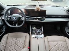 BMW 5 Series 525Li M Sport Package - ფოტო 4