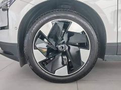 Volvo EX30 Rear-Wheel Drive Extended Range Ultra - фото 6