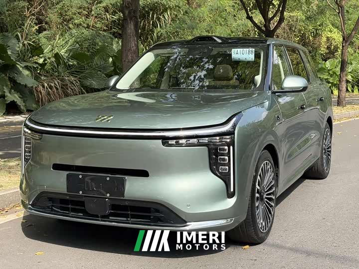 IM Motors Zhiji LS8 66 Ultra Luxury Six-Seater - car from China