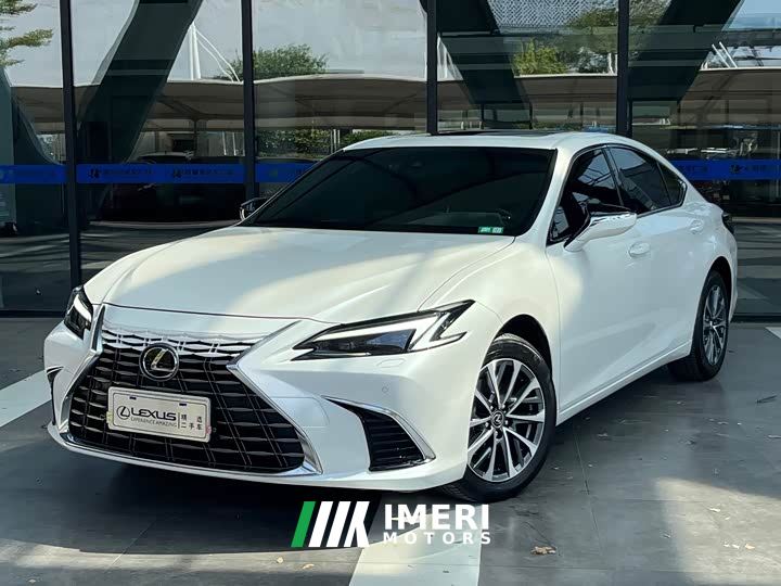 Lexus ES 200 Premium Edition