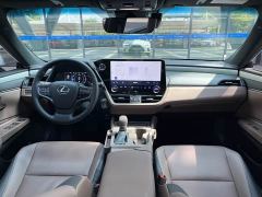 Lexus ES 200 Premium Edition - ფოტო 10