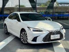 Lexus ES 200 Premium Edition - ფოტო 3