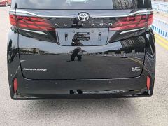 Toyota Alphard Hybrid 2.5L Premium Gold Edition - photo 10