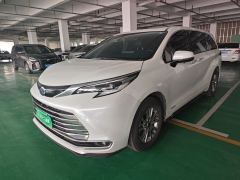 Toyota Sienna 2.5L Hybrid Prestige Edition - photo 1