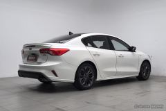 Ford Focus EcoBoost 180 ST-Line - photo 2