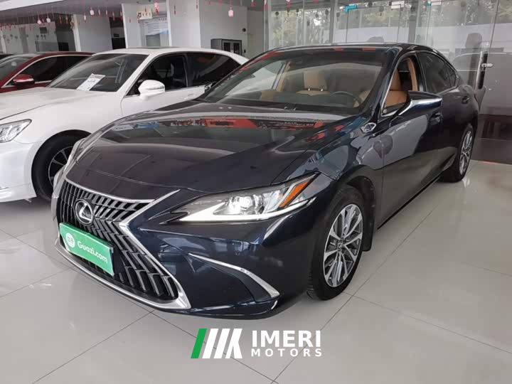 Lexus ES 200 Premium Edition - автомобиль из Китая