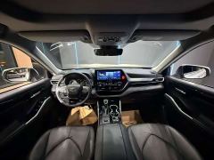 Toyota Highlander Hybrid 2.5L FWD Premium 7-Seater - photo 9