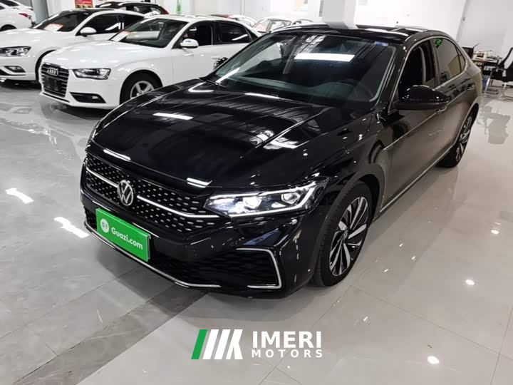 Volkswagen Passat 330TSI Starry Sky Luxury Edition