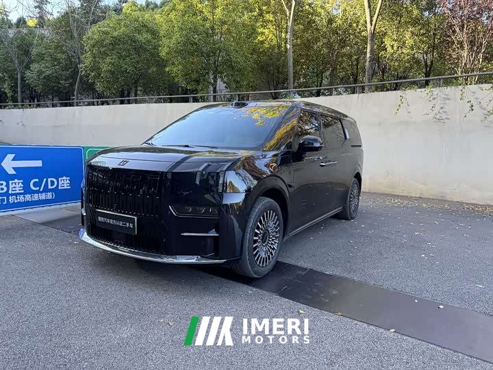 Zeekr 009 Seven-Seat Aisle Version 108kWh - автомобиль из Китая