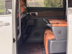 Toyota Vellfire Crown Hybrid 2.5L Executive Premier Edition - фото 11