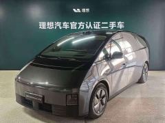 Li Auto Li Xiang MEGA Ultra - фото 1