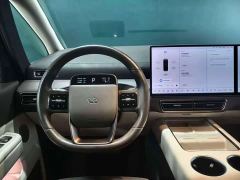 Li Auto Li Xiang MEGA Ultra - фото 8