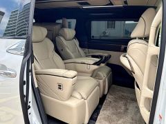 Toyota Alphard Hybrid 2.5L Premium Edition - фото 13