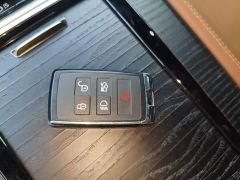 Jaguar XFL 2.0T P300 AWD Flagship Sport Gold Edition - photo 16