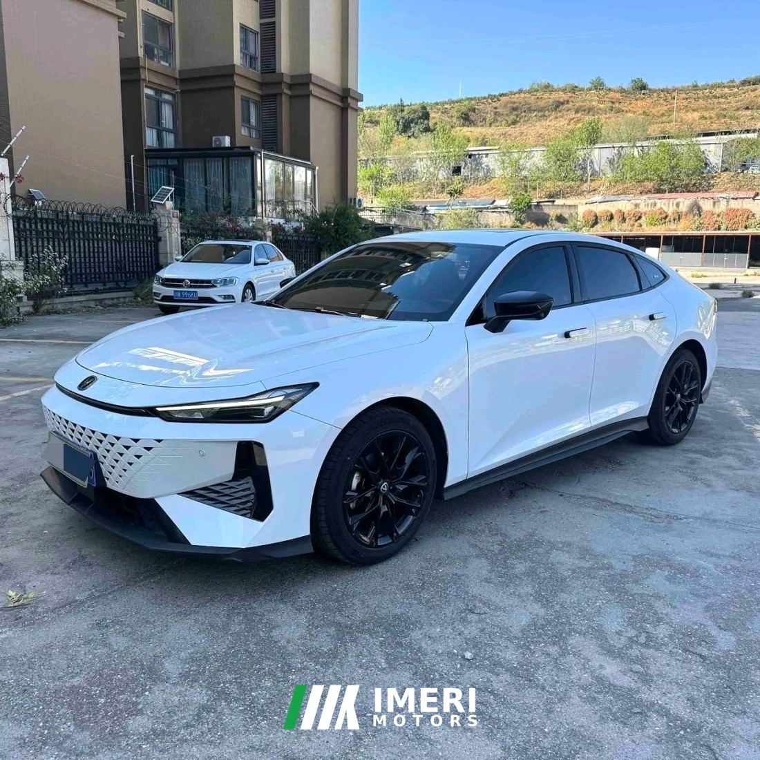 Changan UNI-V 1.5T Premium - автомобиль из Китая