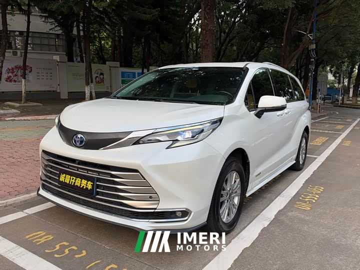 Toyota Sienna 2.5L Hybrid Comfort Edition - car from China