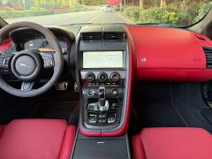 Jaguar F-TYPE P300 75 Edition - ფოტო 13