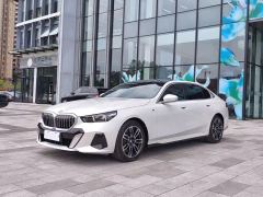 BMW 5 Series 525Li M Sport Package - ფოტო 1
