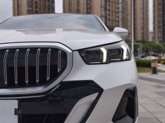 BMW 5 Series 525Li M Sport Package - ფოტო 4