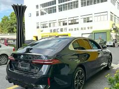BMW 5 Series 525Li M Sport Package - ფოტო 9