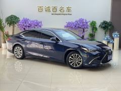 Lexus ES 300h Excellence - ფოტო 3