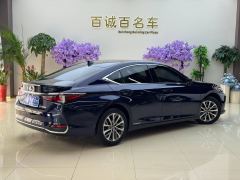 Lexus ES 300h Excellence - ფოტო 5