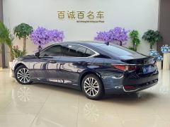 Lexus ES 300h Excellence - ფოტო 7